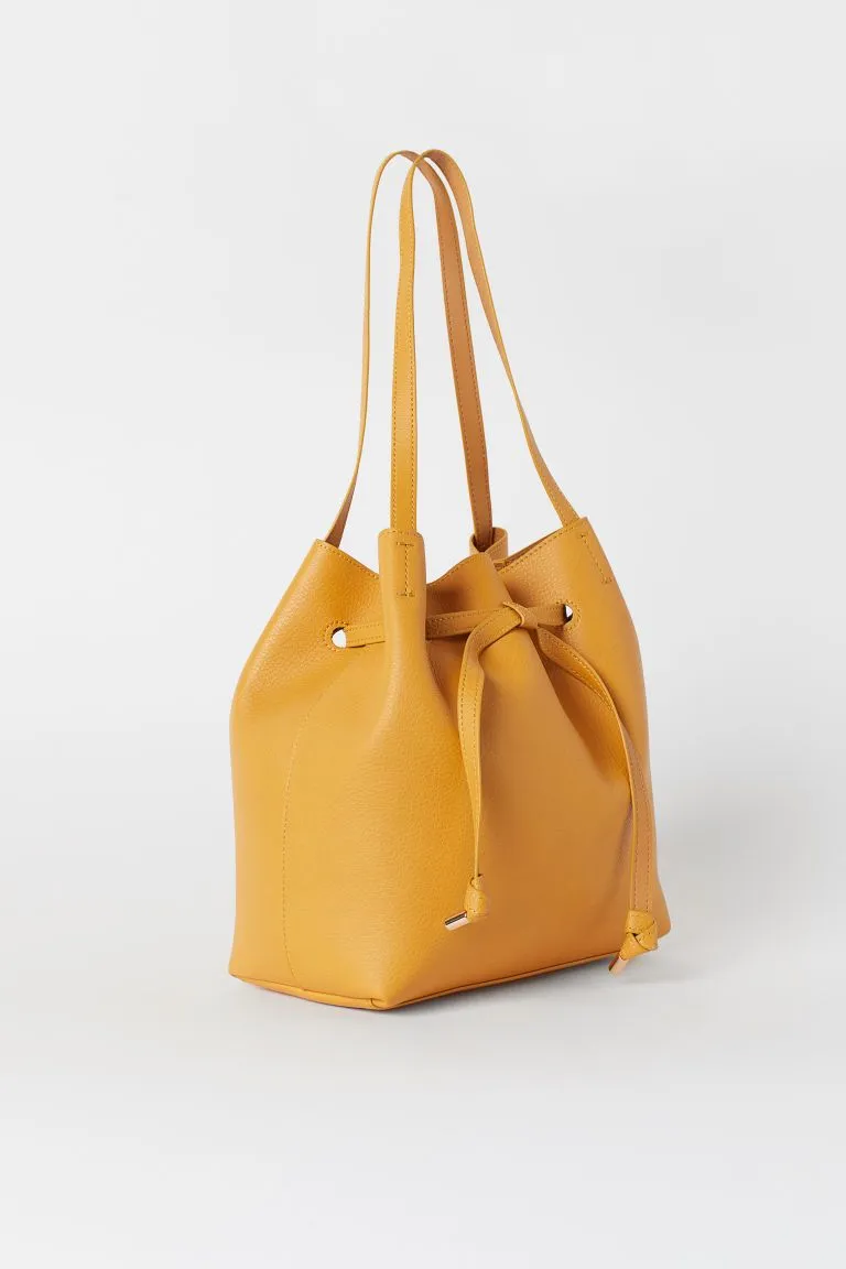 Bucket bag