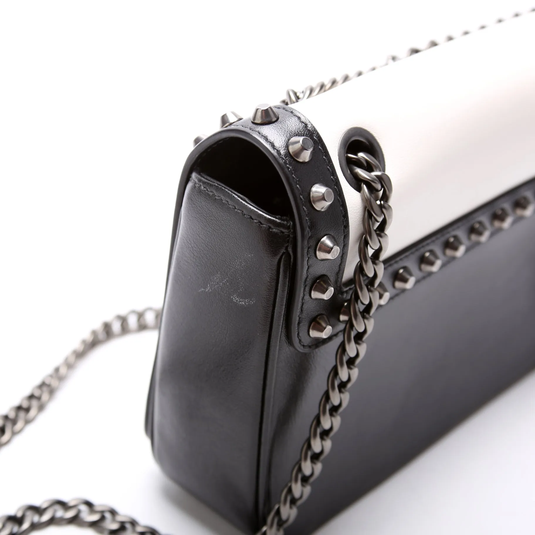 Chain Flap Studded Glaze Calfskin White/Black