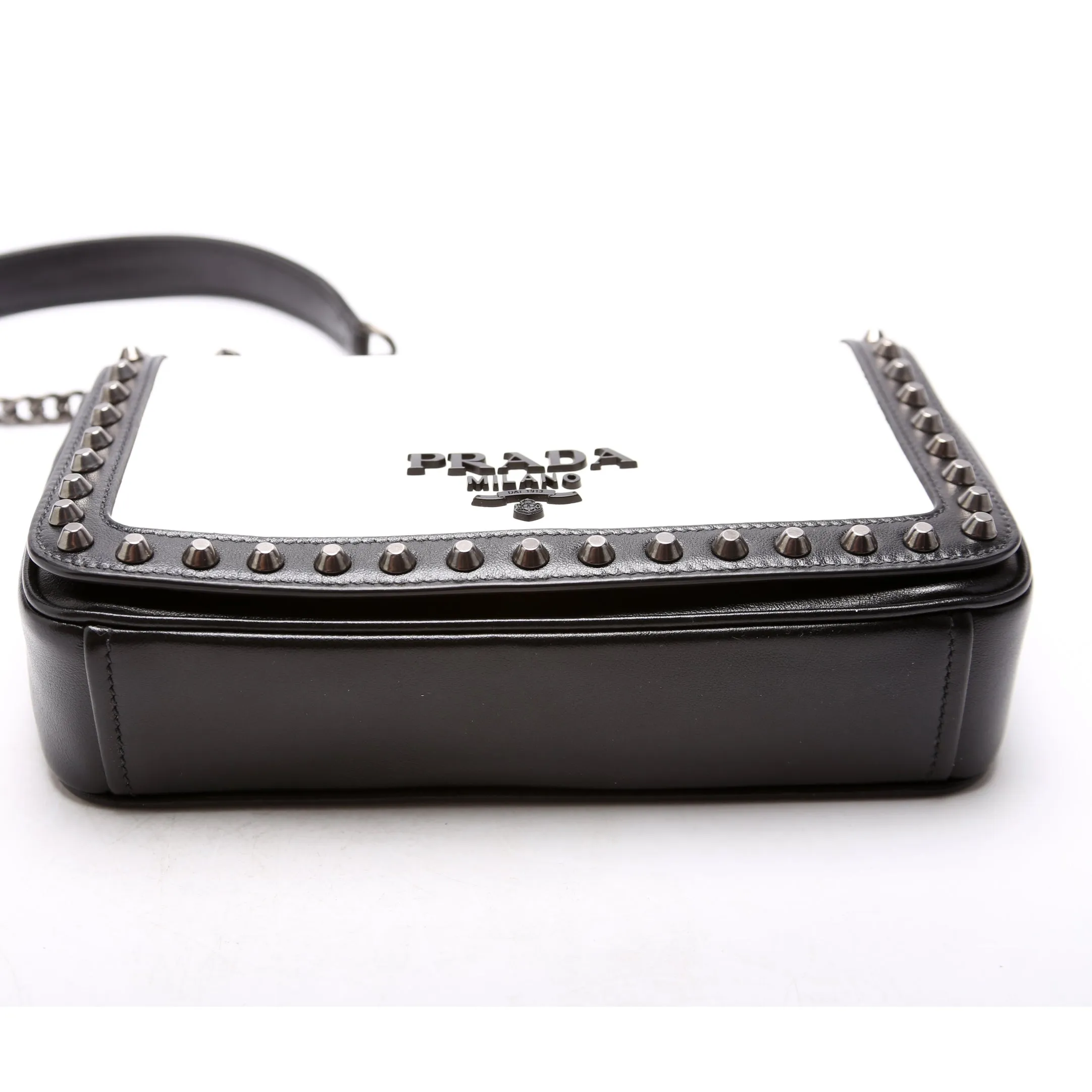 Chain Flap Studded Glaze Calfskin White/Black