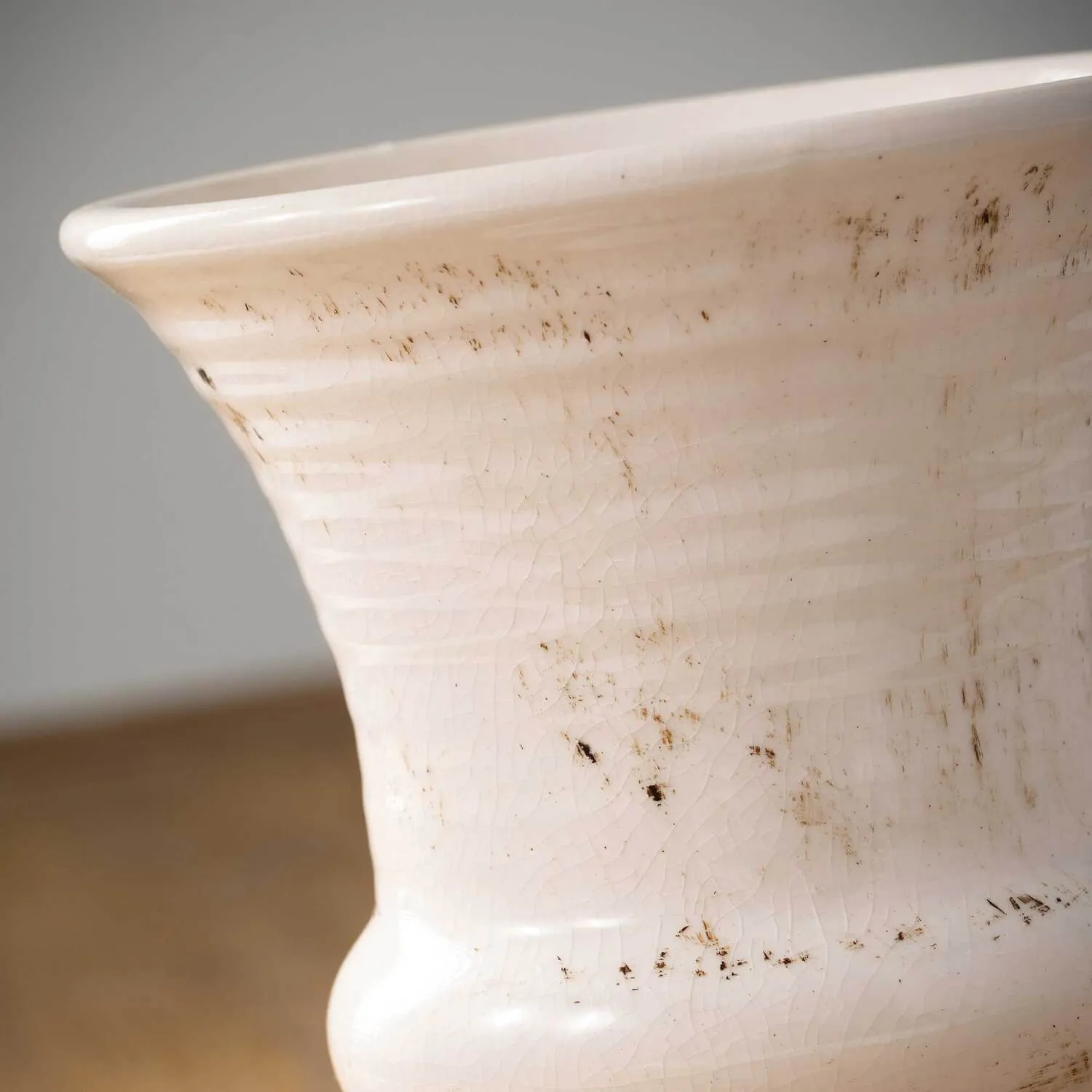 Farmhouse Urn Planter - 6-inch
