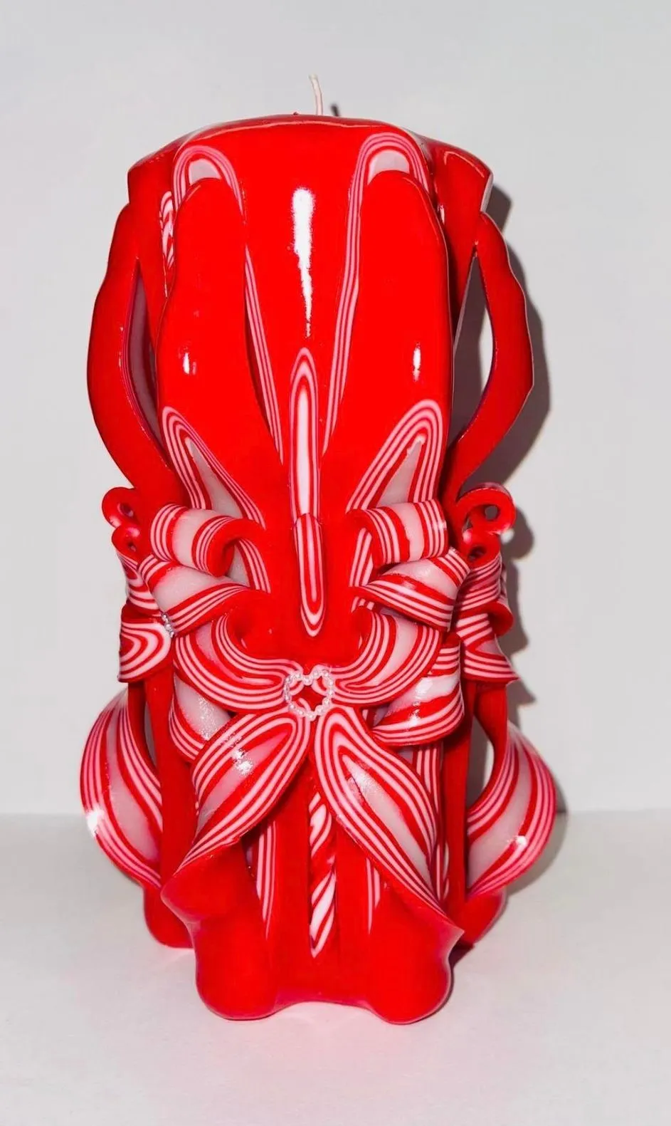Handmade unfragranced carved candle - Flowery design