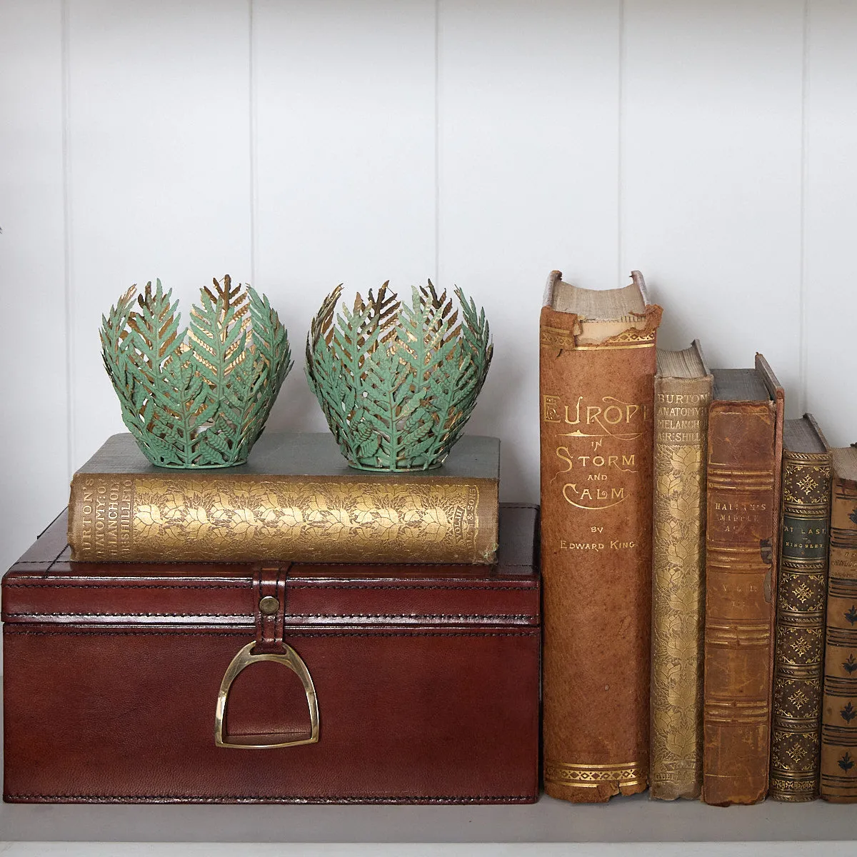 Leaf Candle Holder (Green Patina)