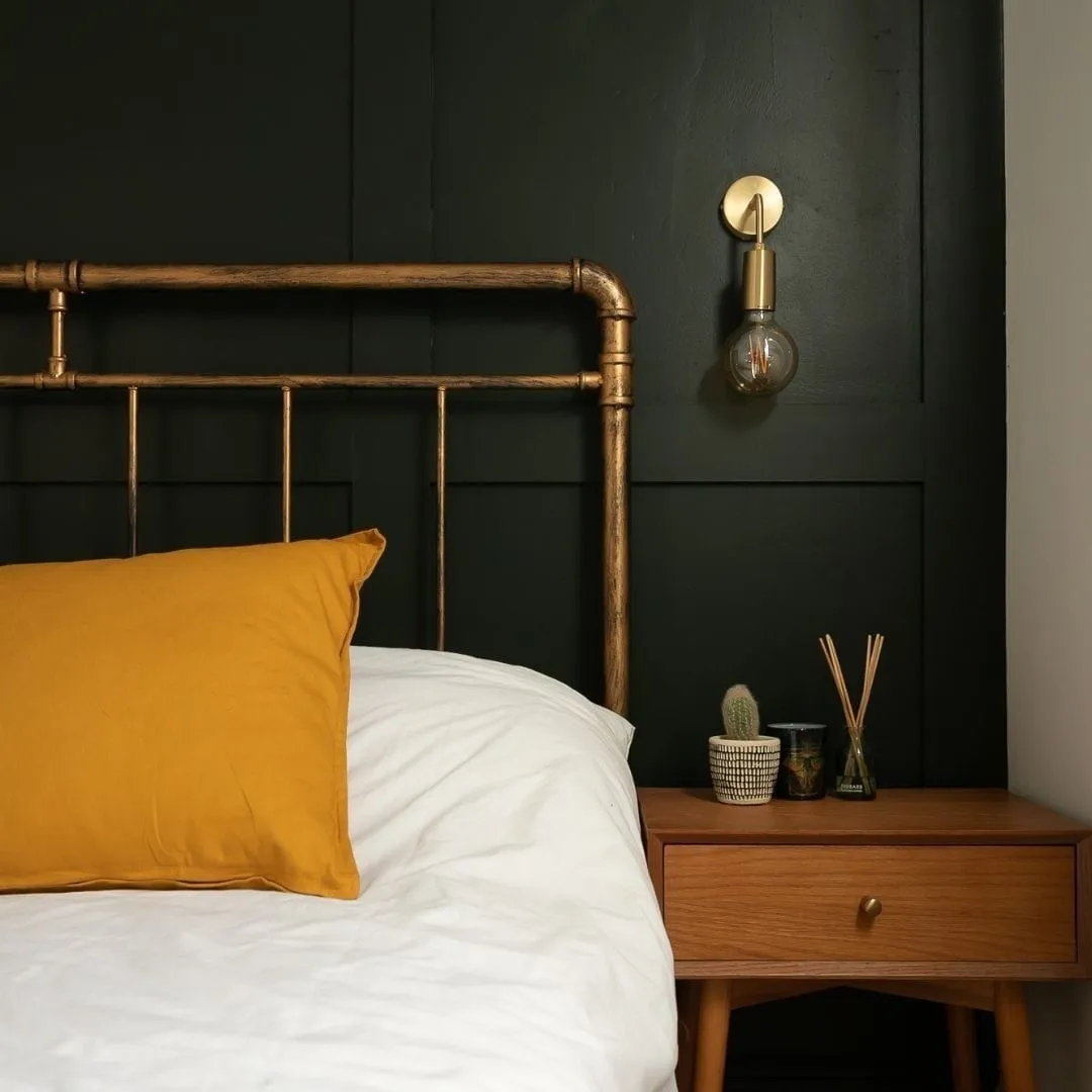 Sleek Edison Wall Light - Brass