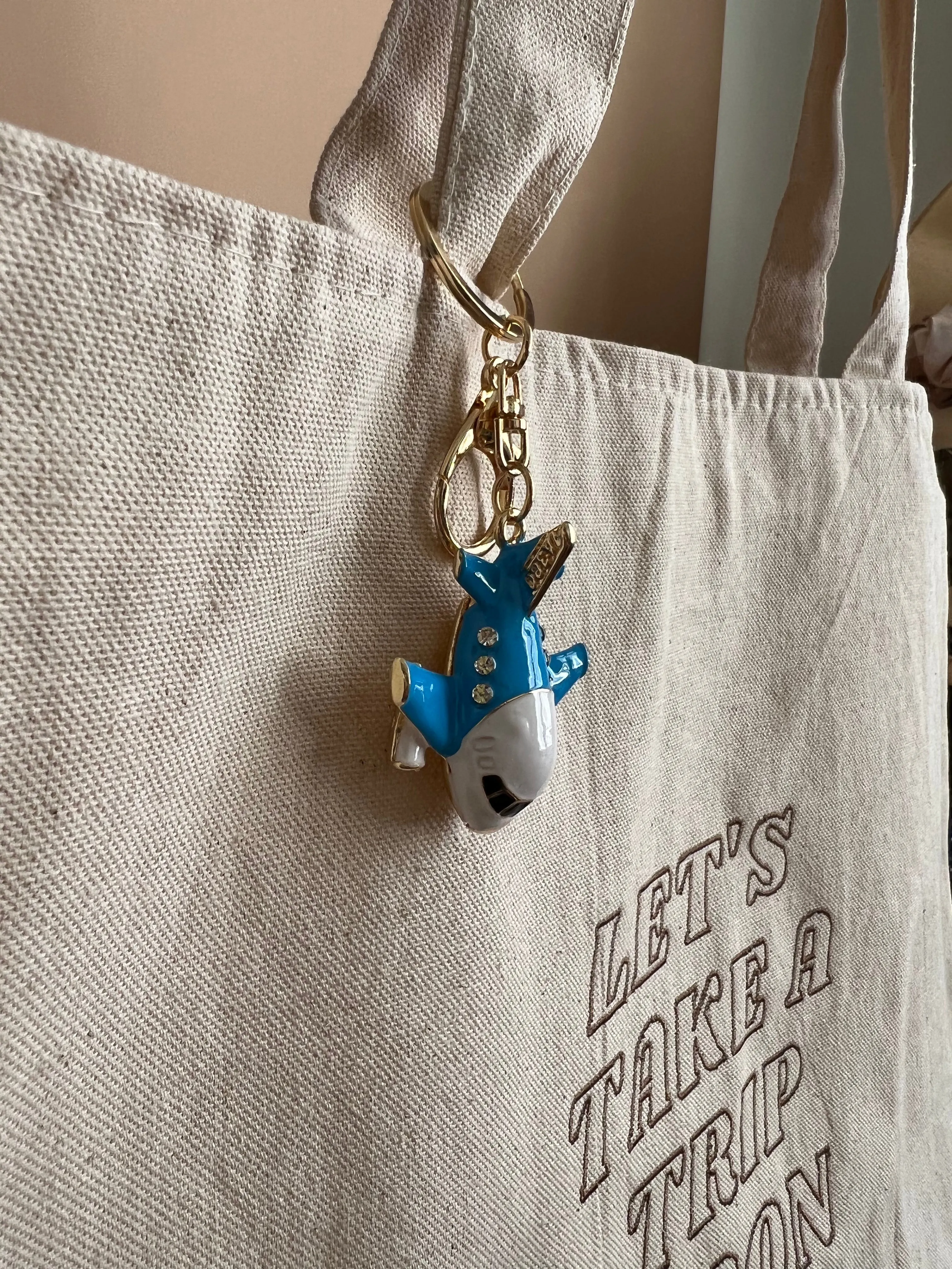 Travel tote